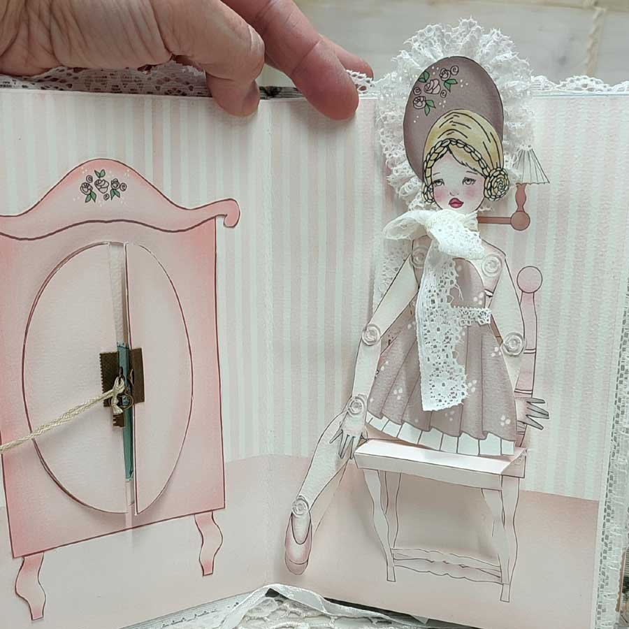 Cuento con muñecas de papel para jugar • Evaninas Cuento con recortables de muñecas hecho a mano por Evaninas.