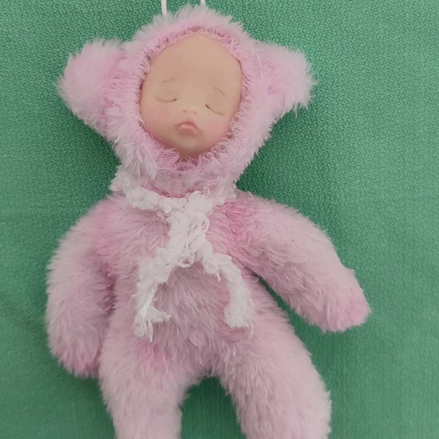 Muñeca Peludita Piruleta • Evaninas Muñeca con orejitas de osito hecha a mano por Evaninas.