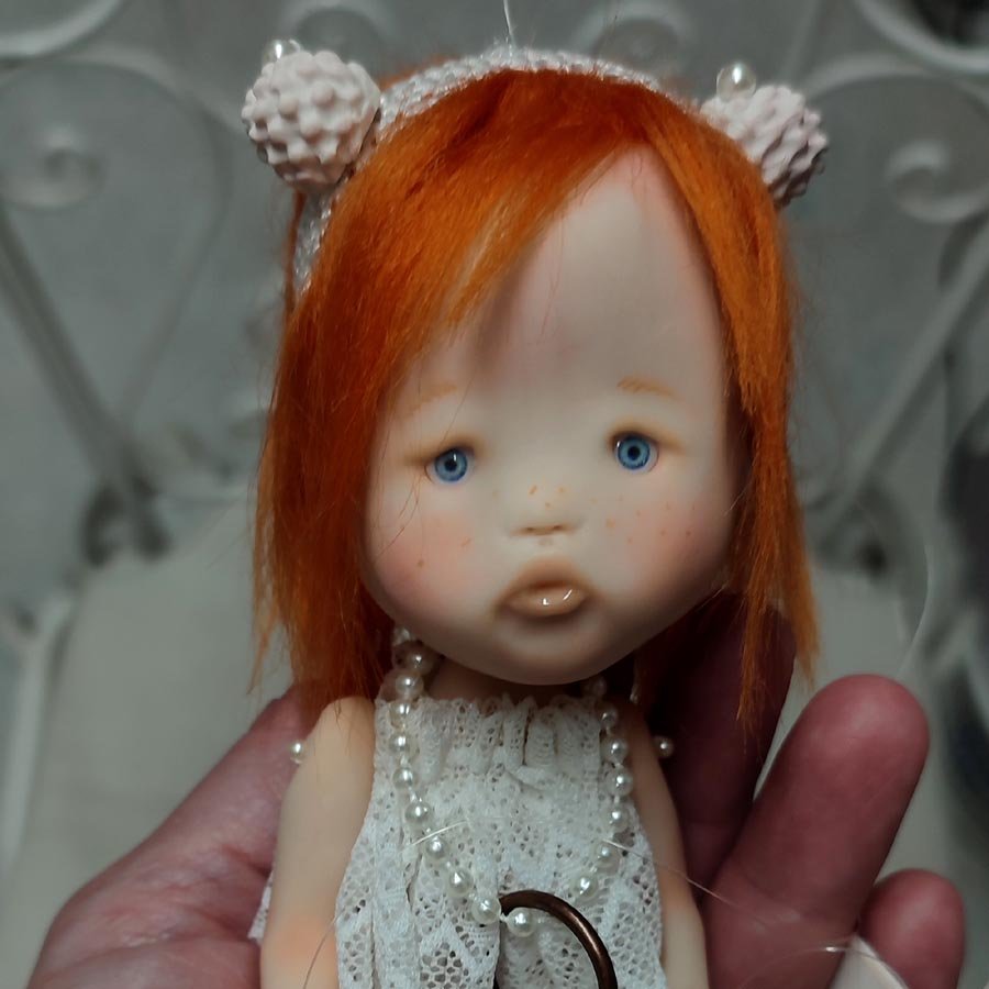 Muñeca Marioneta Pelirroja • Evaninas Muñeca pelirroja con hilos hecha a mano por Evaninas.