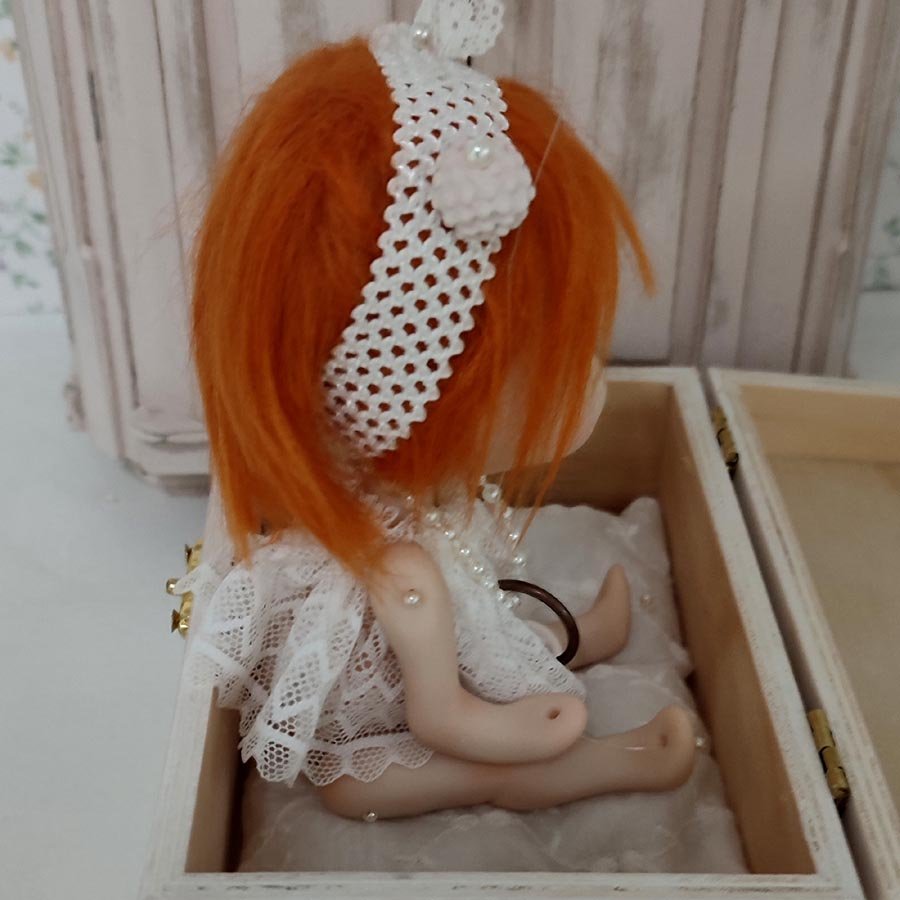 Muñeca Marioneta Pelirroja • Evaninas Marioneta de hilos en caja de madera. Hecha a mano por Evaninas.