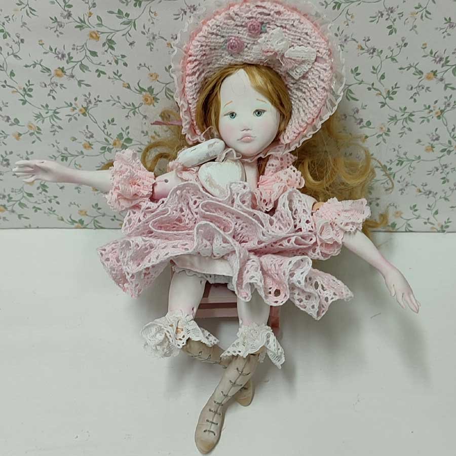 Muñeca Rosa Antiguo • Evaninas Muñeca articulada vestida en Rosa Shabby Chic hecha a mano por Evaninas.
