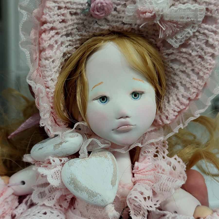 Muñeca Rosa Antiguo • Evaninas Cara de muñeca de arcilla para coleccionar hecha a mano por Evaninas.