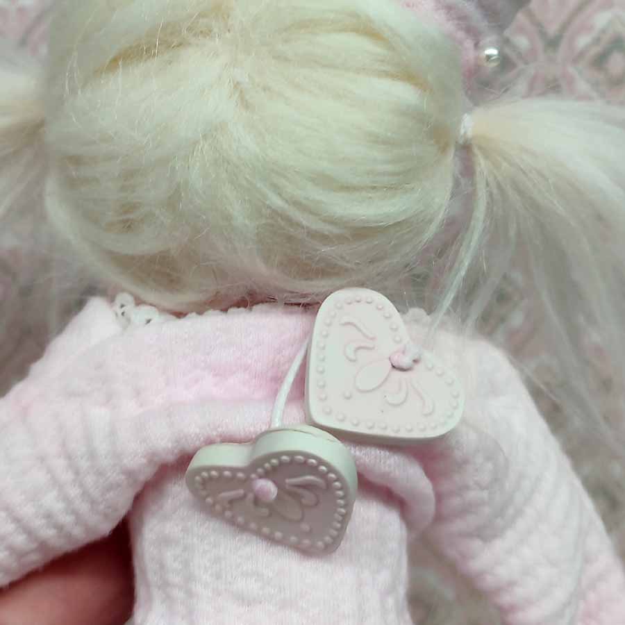 Muñeca Soldado Caramelo • Evaninas Corazones de arcilla para muñeca hecho por Evaninas.