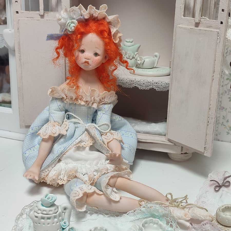 Muñeca pelirroja de la colección Tea Time de Evaninas.