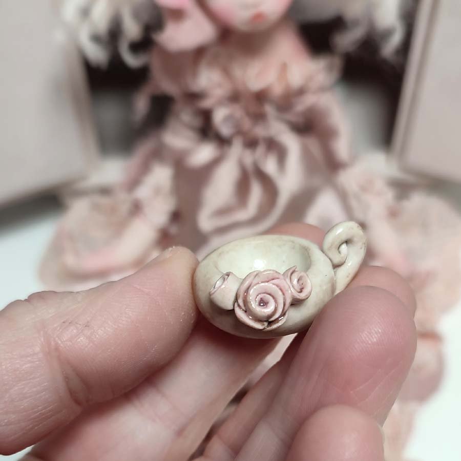 Muñeca con Vestido Rosado • Evaninas Juego de té para muñeca de Evaninas.