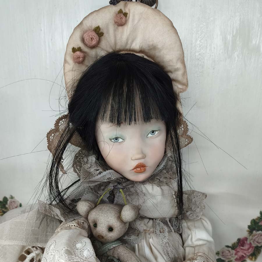 Evaninas muñecas hechas a mano • Evaninas Muñeca con Vestido Empolvado de Evaninas.