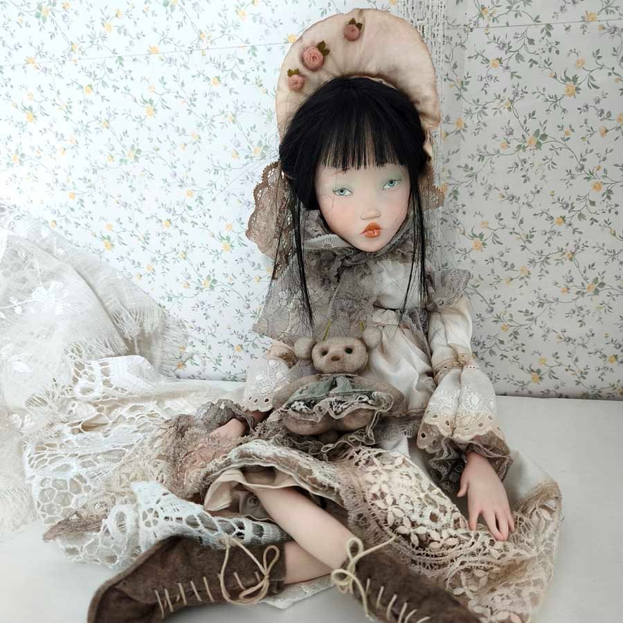 Muñeca con Vestido Empolvado • Evaninas Muñeca artesanal y única de Evaninas.