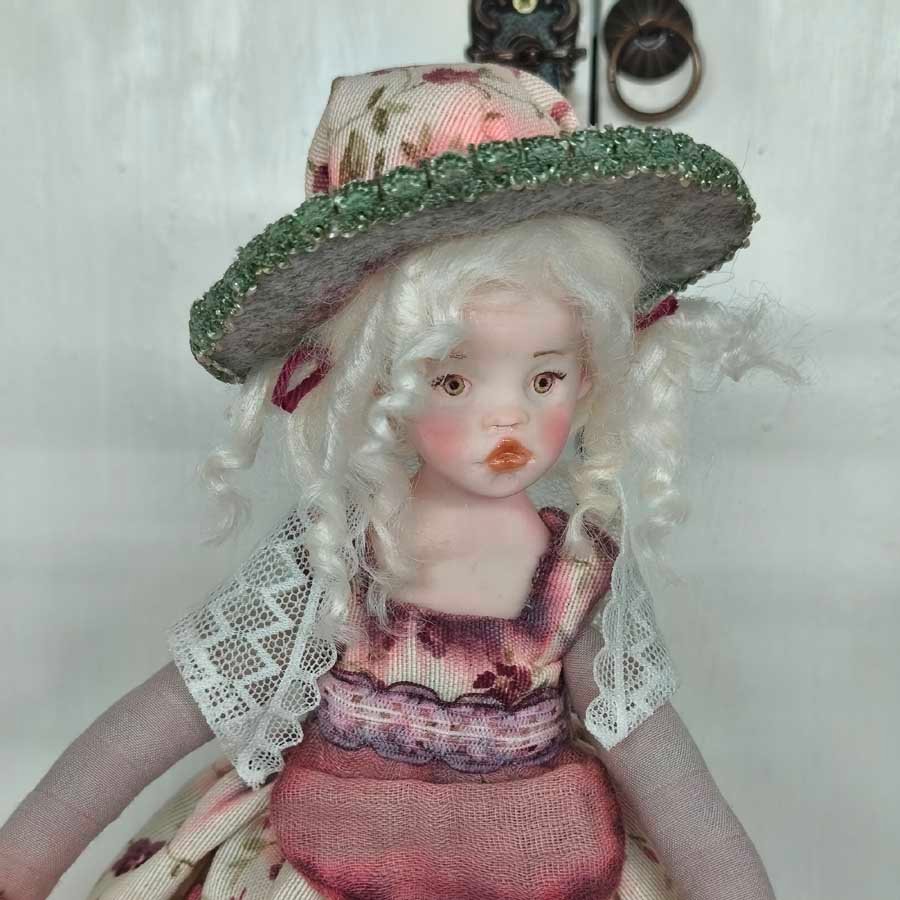 Muñeca Violette de Evaninas.