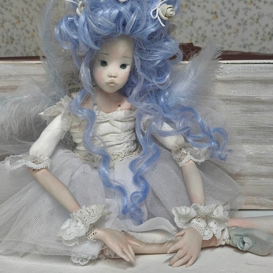 Muñeca sílfide Letea • Evaninas Muñeca con alas azules