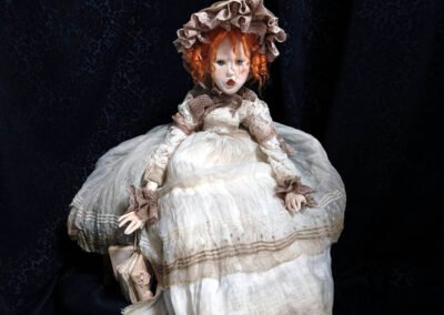 Muñeca Mary Ann con vestido victoriano de Evaninas