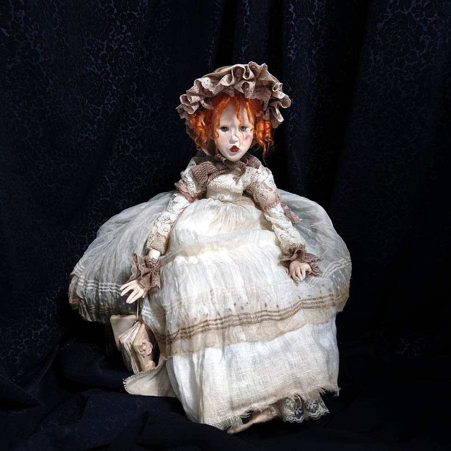 Muñeca con Bonete de Canesú • Evaninas Muñeca Mary Ann con vestido victoriano de Evaninas