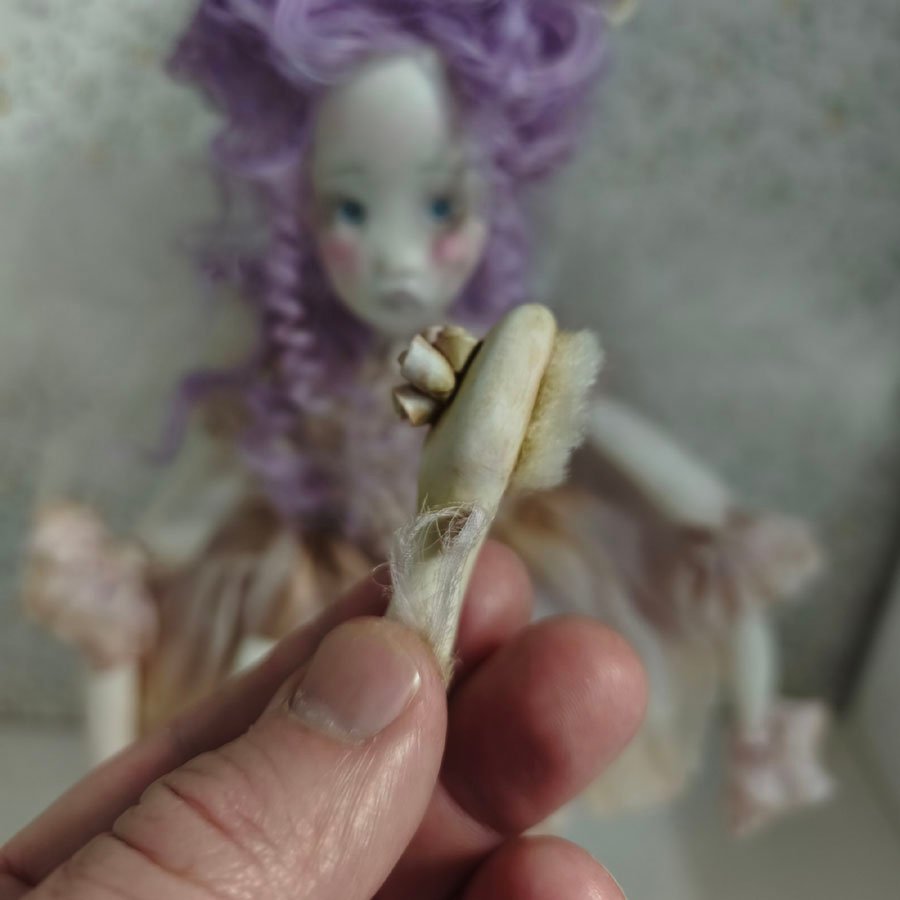 Muñeca sílfide Vania • Evaninas Cepillo decorativo de arcilla para muñecas de Evaninas.