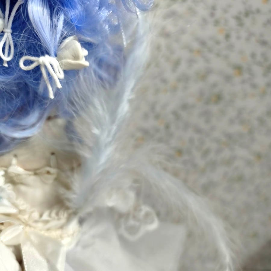Muñeca sílfide Letea • Evaninas Rosas blancas para pelo de muñeca Evaninas.