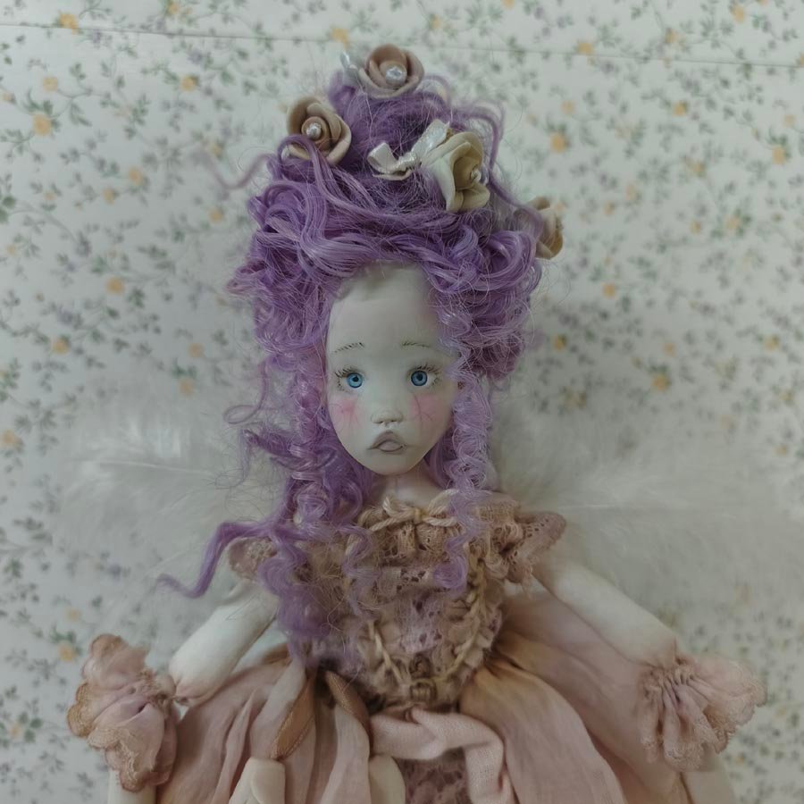 Muñeca sílfide Vania • Evaninas Muñeca con pelo lila y peinado barroco de Evaninas.