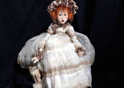 Muñeca inspirada en Mary Ann de estilo victoriano