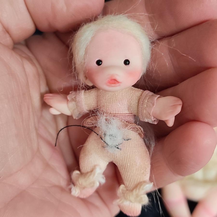 Muñeca de 12 cm. con juguete • Evaninas Muñeca de 12 cm. con juguete - Imagen 11