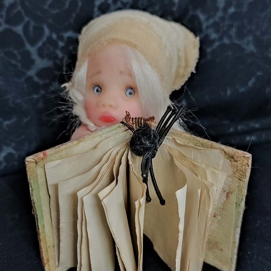Muñeca de 12 cm. con araña • Evaninas Muñeca de 12 cm. con araña - Imagen 9