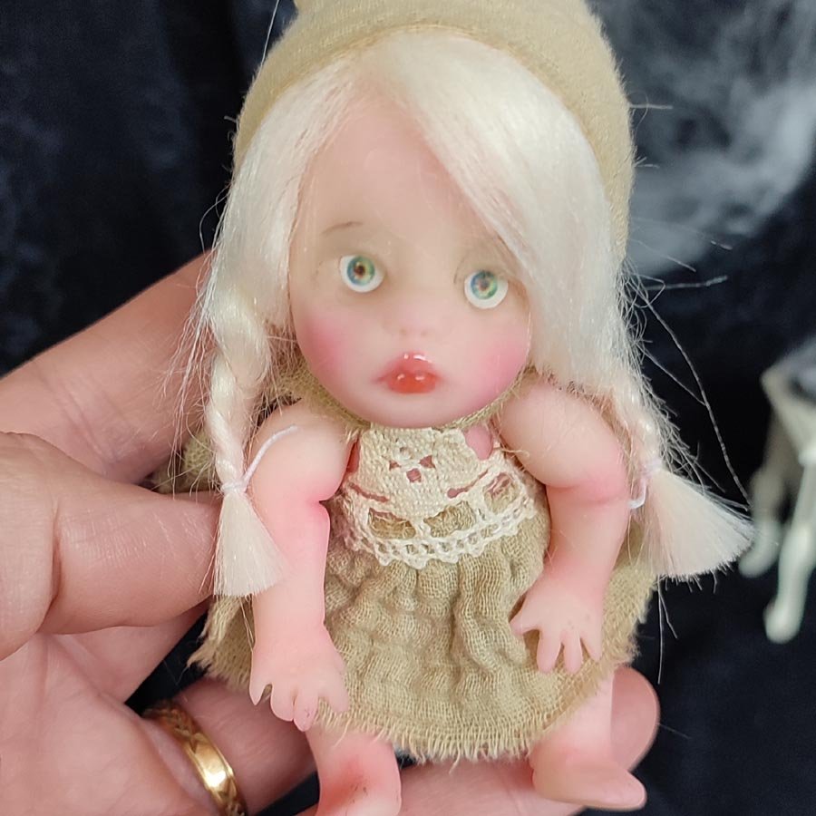 Muñeca de 12 cm. con espejo • Evaninas Muñeca de 12 cm. con espejo - Imagen 9