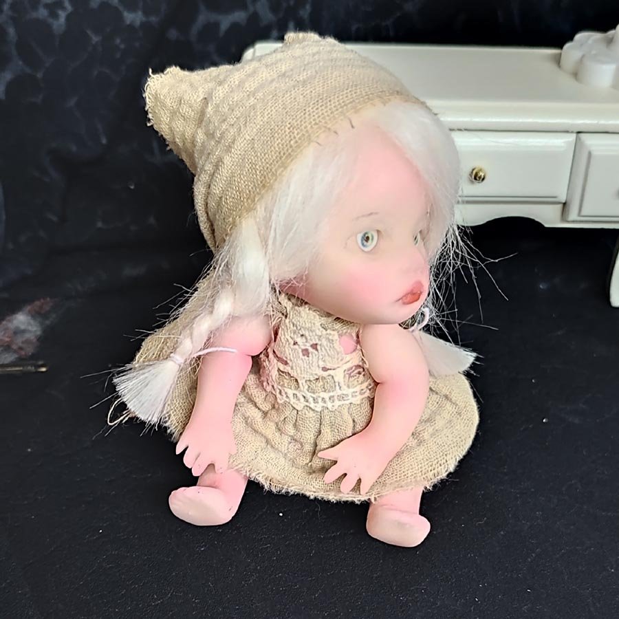 Muñeca de 12 cm. con espejo • Evaninas Muñeca de 12 cm. con espejo - Imagen 5