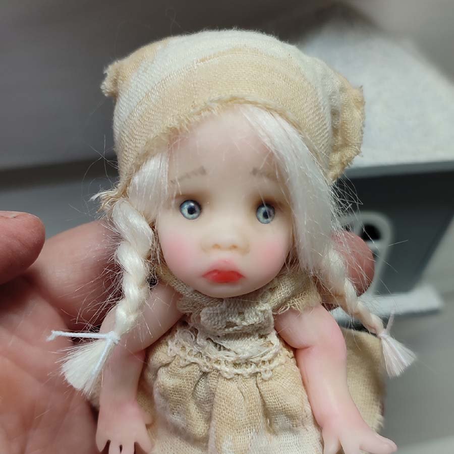 Muñeca de 12 cm. con araña • Evaninas Muñeca de 12 cm. con araña - Imagen 4